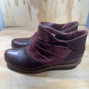 Merrell Adeline Burgundy Ankle Boots Women’s Size 9